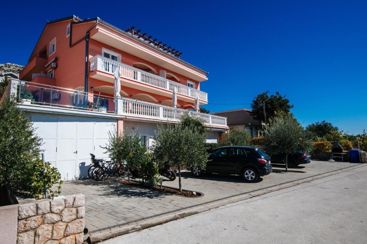 Apartments By The Sea Starigrad, Paklenica - 16421 Exteriér fotografie