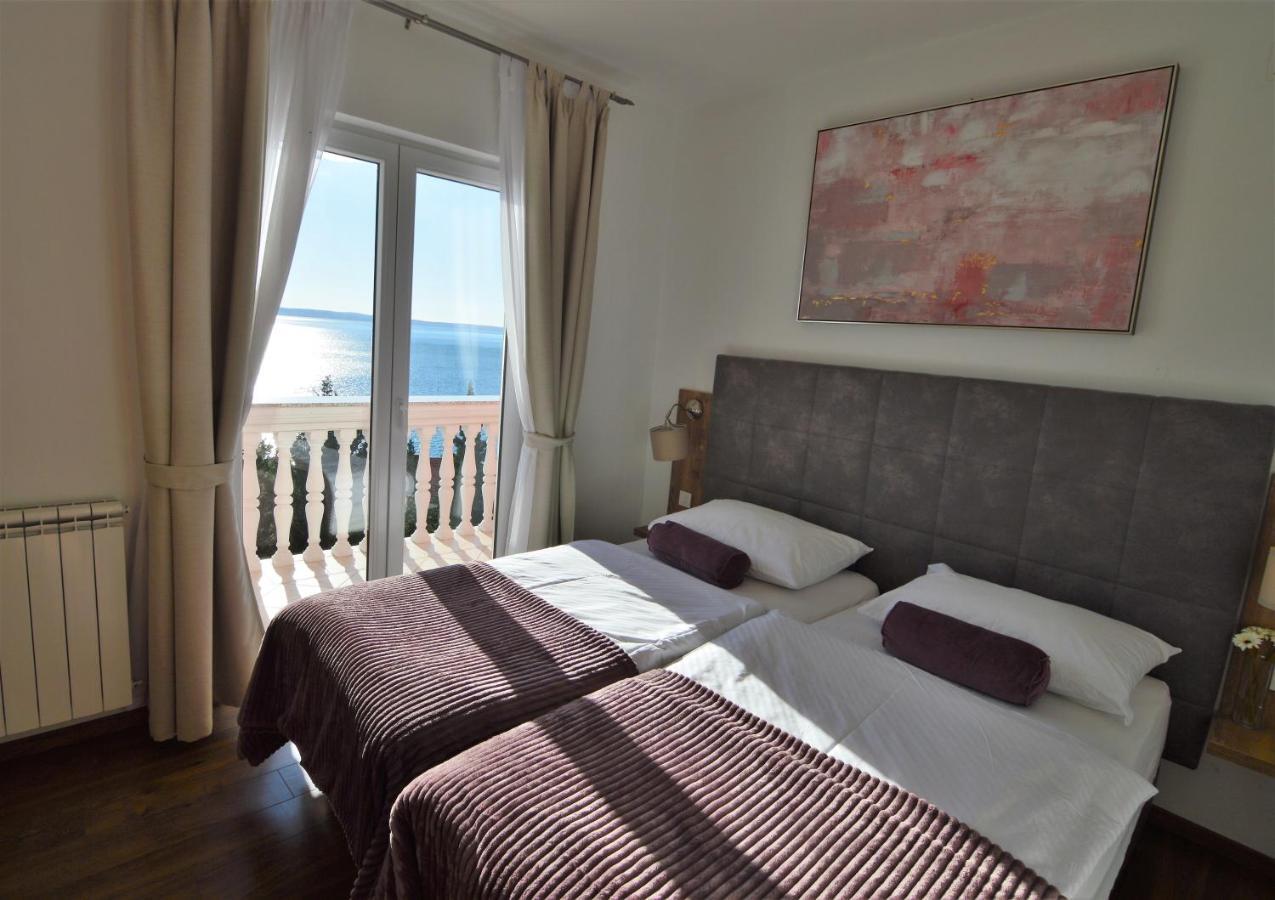 Apartments By The Sea Starigrad, Paklenica - 16421 Exteriér fotografie