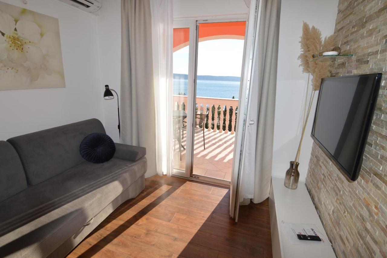 Apartments By The Sea Starigrad, Paklenica - 16421 Exteriér fotografie